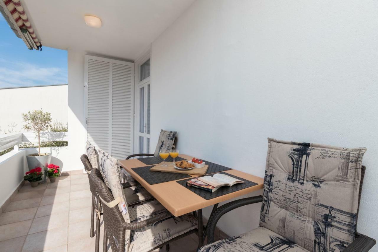 Apartman Roko Petrcane Esterno foto